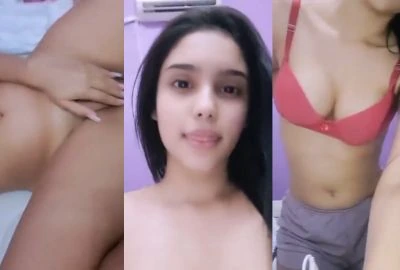 Puneri Maharashtrian Girl Poori Nangi Ho Kar Apni Garam Choot Mein Ungli Ghusa Kar Masti Kar Rahi Hai