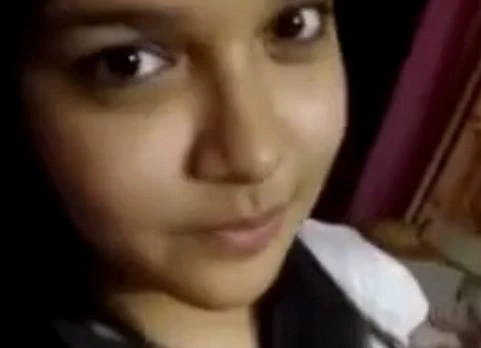 Cute Bangladeshi Girl Poori Nangi Ho Kar Hot Nude Solo Video Bana Rahi Hai