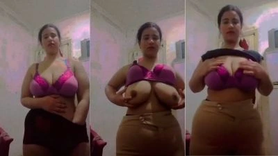 Goa Ki Hot Aurat Ne Apne Bade Chooche Dikha Kar Apni Wet Choot Mein Ungli Daal Kar Solo Masti Ki