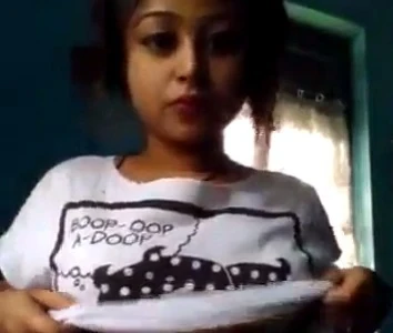 Assamese beauty ne nangi hokar apni chut dikha ke selfie click kiya