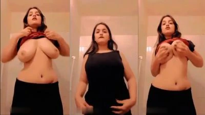 Heavy boobs naked girl strip chuchiyan gaand dikha