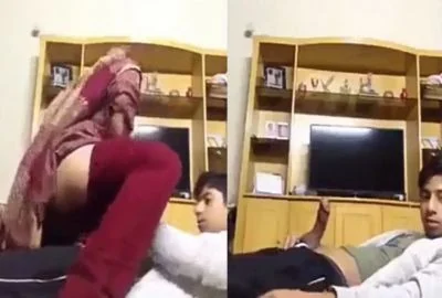 Mature milf bete ke dost ke mote lund pe chadh ke Bangladeshi sex